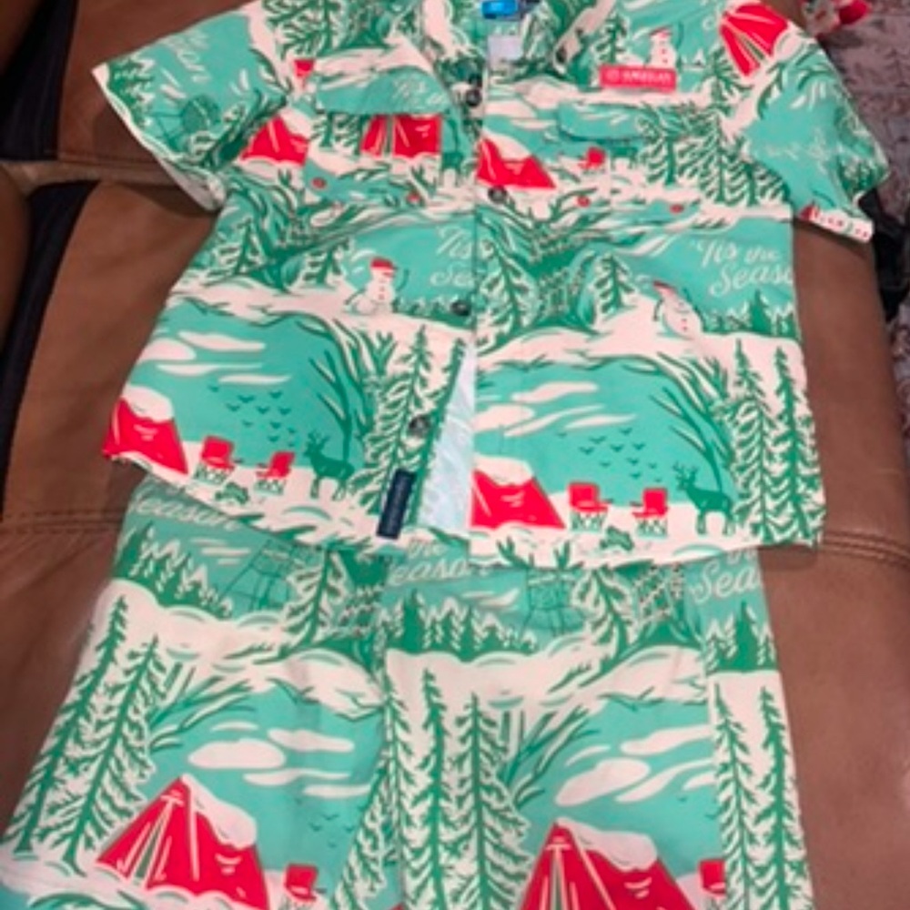 Magellan Outdoors Green and Red Kids set